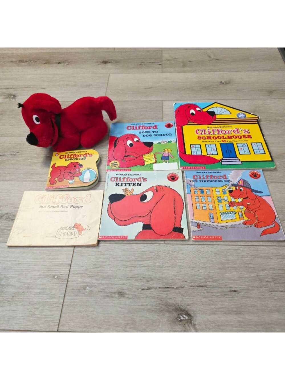 Mix Clifford the Big Red Dog Plush 5 Books Lot Firehouse Opposites Kitchen House